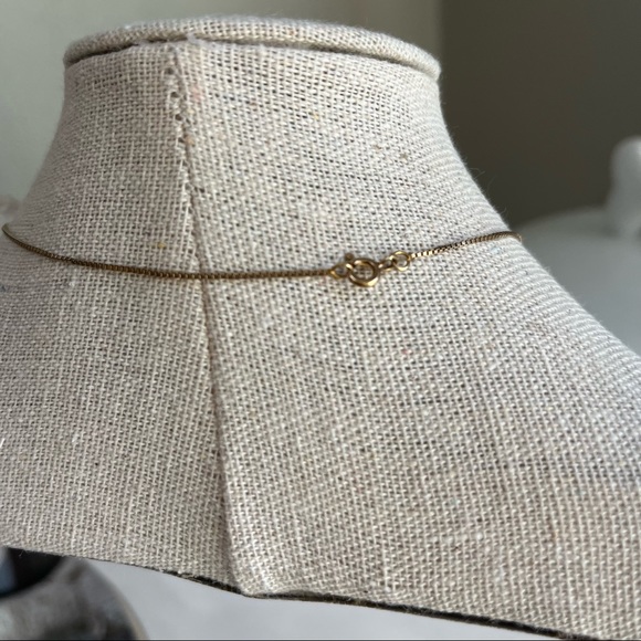 SAVVY CIE JEWELS 18K Yellow Gold plated Swirl Freshwater Pearl Pendant N… - Picture 2 of 7